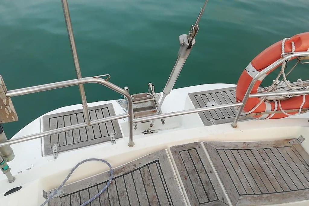 Botel Boat-apartamento Flotante Cadiz.. La Juanita Arroyo